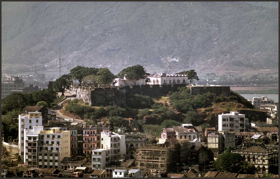1973-17-012-Web-MonteFort.jpg