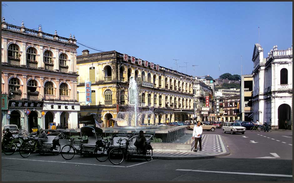 1973-17-100-Web-SenadoSquar.jpg